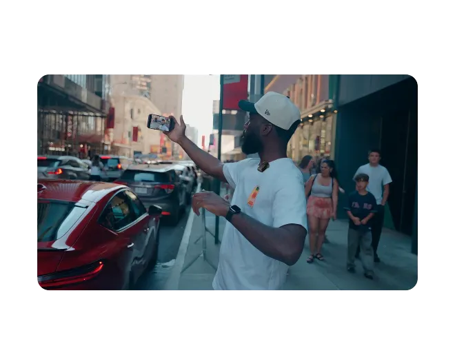 Over 78% of vloggers prioritize lightweight wireless microphones that deliver clear, stable audio outdoors, even in windy or noisy environments.